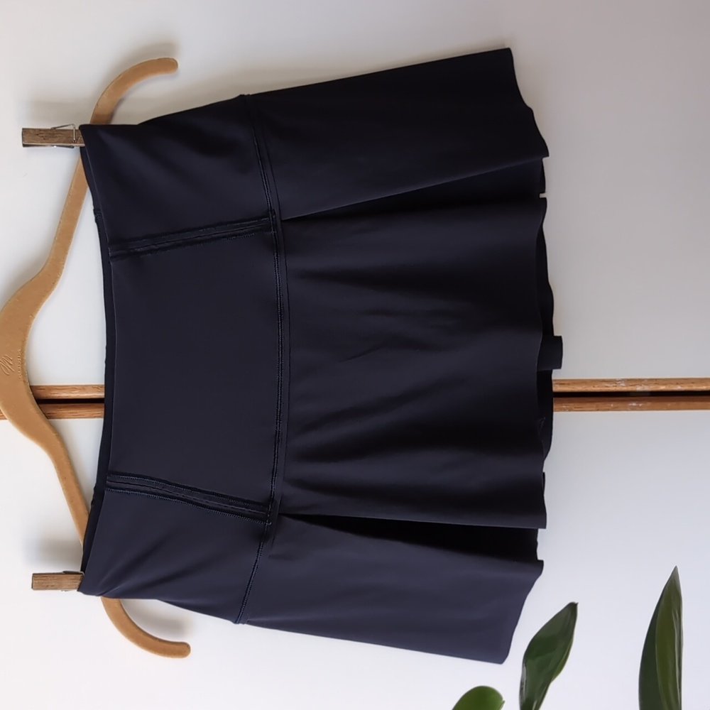 Lululemon Lost in Pace Skirt 4 Navy Blue Shorts Liner Pleated